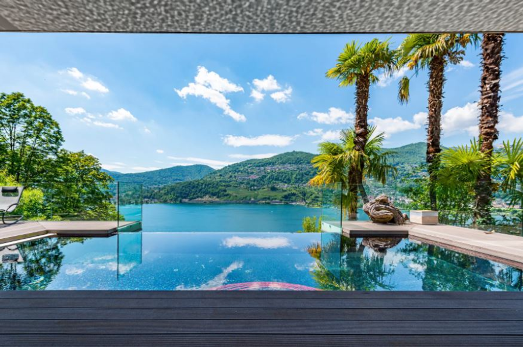 Вилла с 6 спальнями на озере Лугано