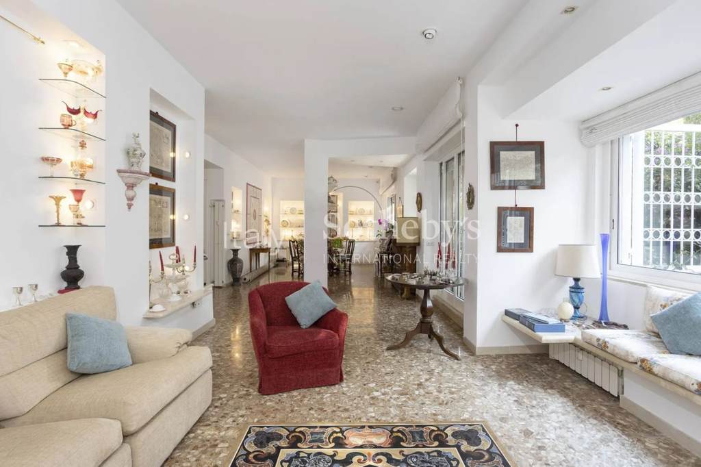 Эксклюзивные апартаменты в Риме