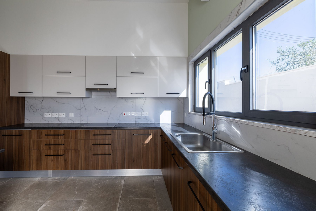 Вилла с 4 спальнями в Пафосе